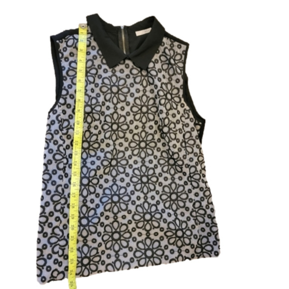 Halogen Sleeveless Embroidered High Collar Zippered Back Blouse Size M - Picture 9 of 9